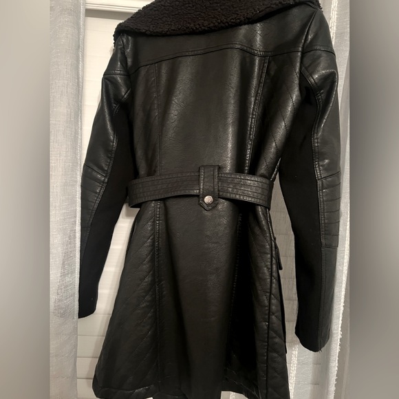 Black leather and Sherpa belted jacket - Picture 2 of 4